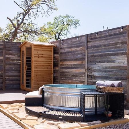 Romantic Tiny Luxury Retreat W Heated Pool, Sauna N Outdoor Shower In Wimberley 10 Acres Eksteriør billede