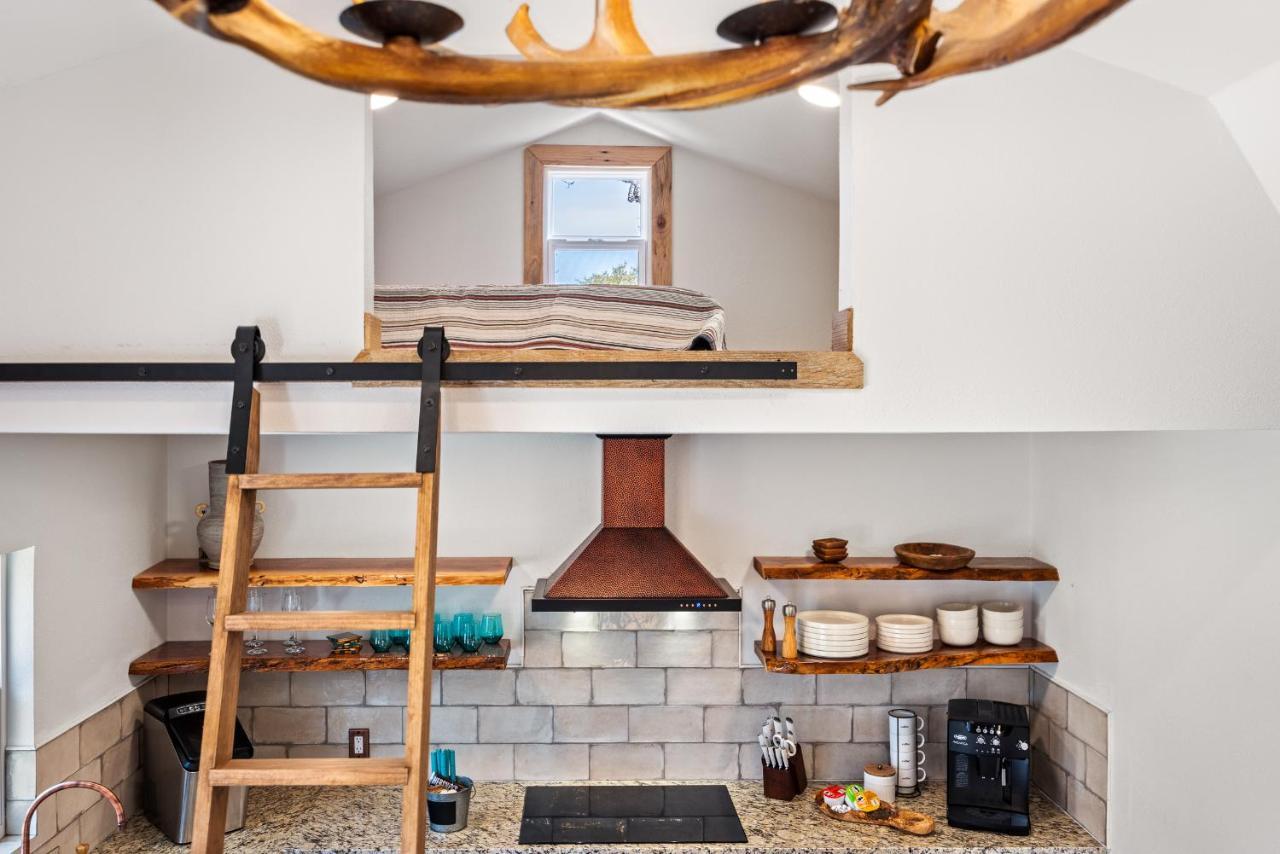Romantic Tiny Luxury Retreat W Heated Pool, Sauna N Outdoor Shower In Wimberley 10 Acres Eksteriør billede
