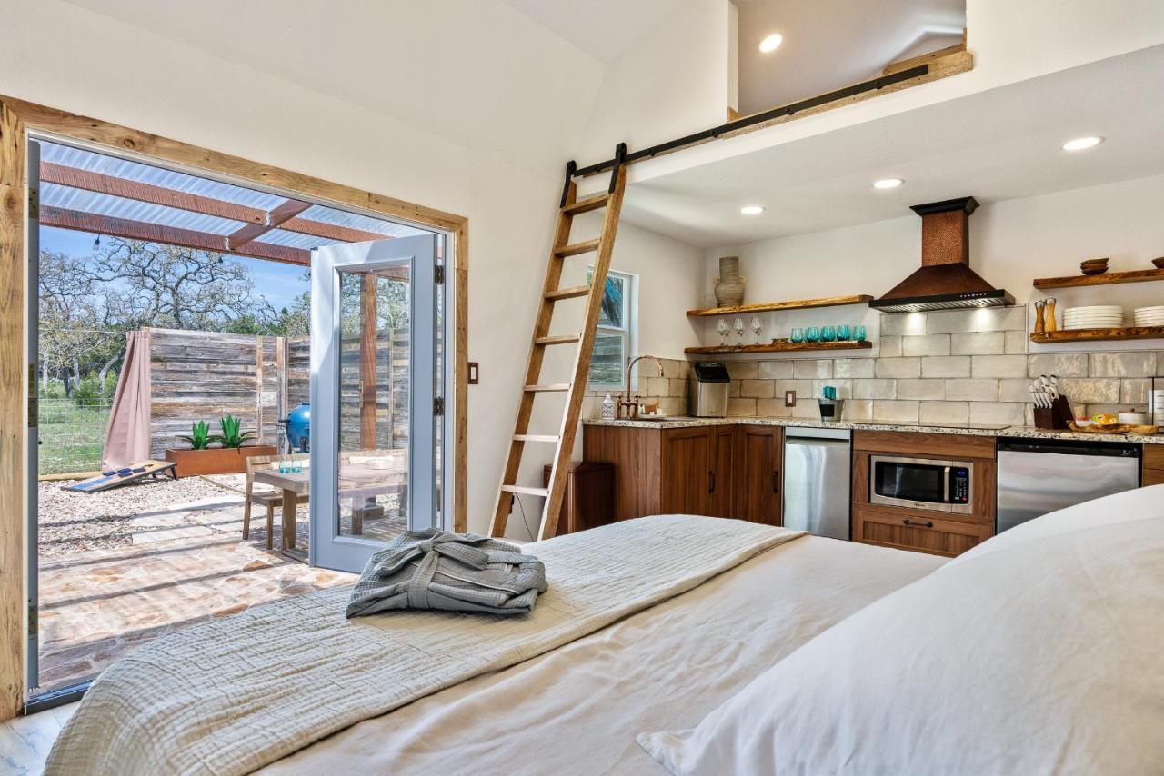Romantic Tiny Luxury Retreat W Heated Pool, Sauna N Outdoor Shower In Wimberley 10 Acres Eksteriør billede